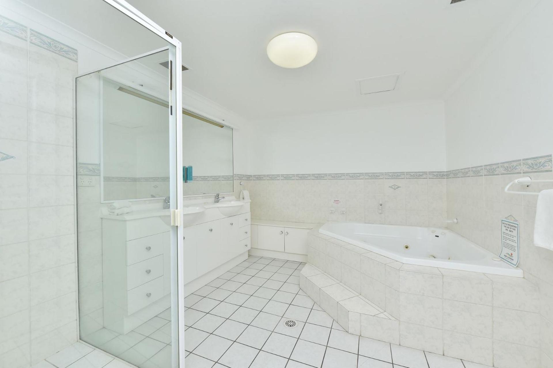 Nelson Towers Unit 37 71 Victoria Parade Apartment *